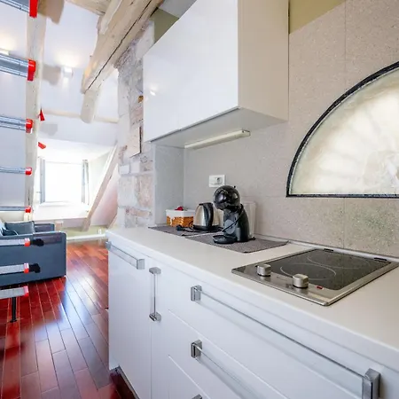 Charming On Riva Promenade Apartment Split