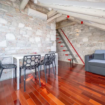 Charming On Riva Promenade Apartment